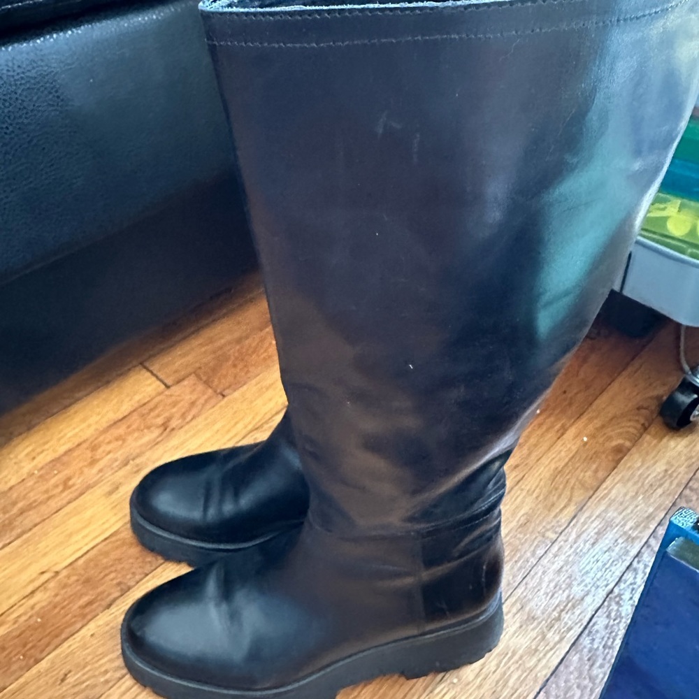 Vince Camuto Boots. excellent condition.